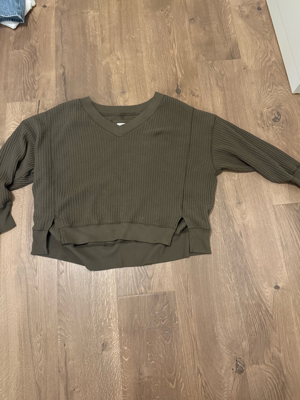 American Eagle Olive Green Waffle Knit V-Neck Pullover